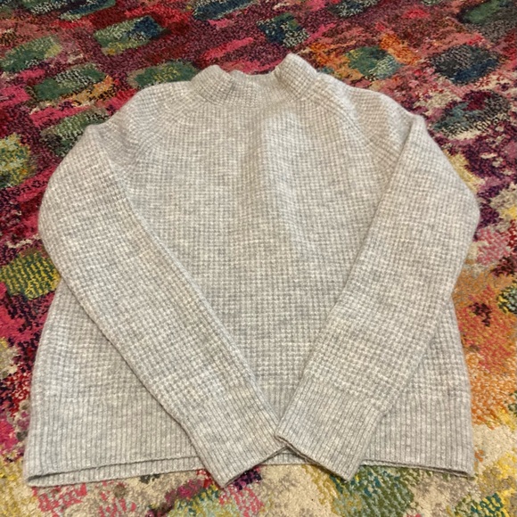 Banana Republic Sweaters - Banana Republic Soft Gray Knit Top
